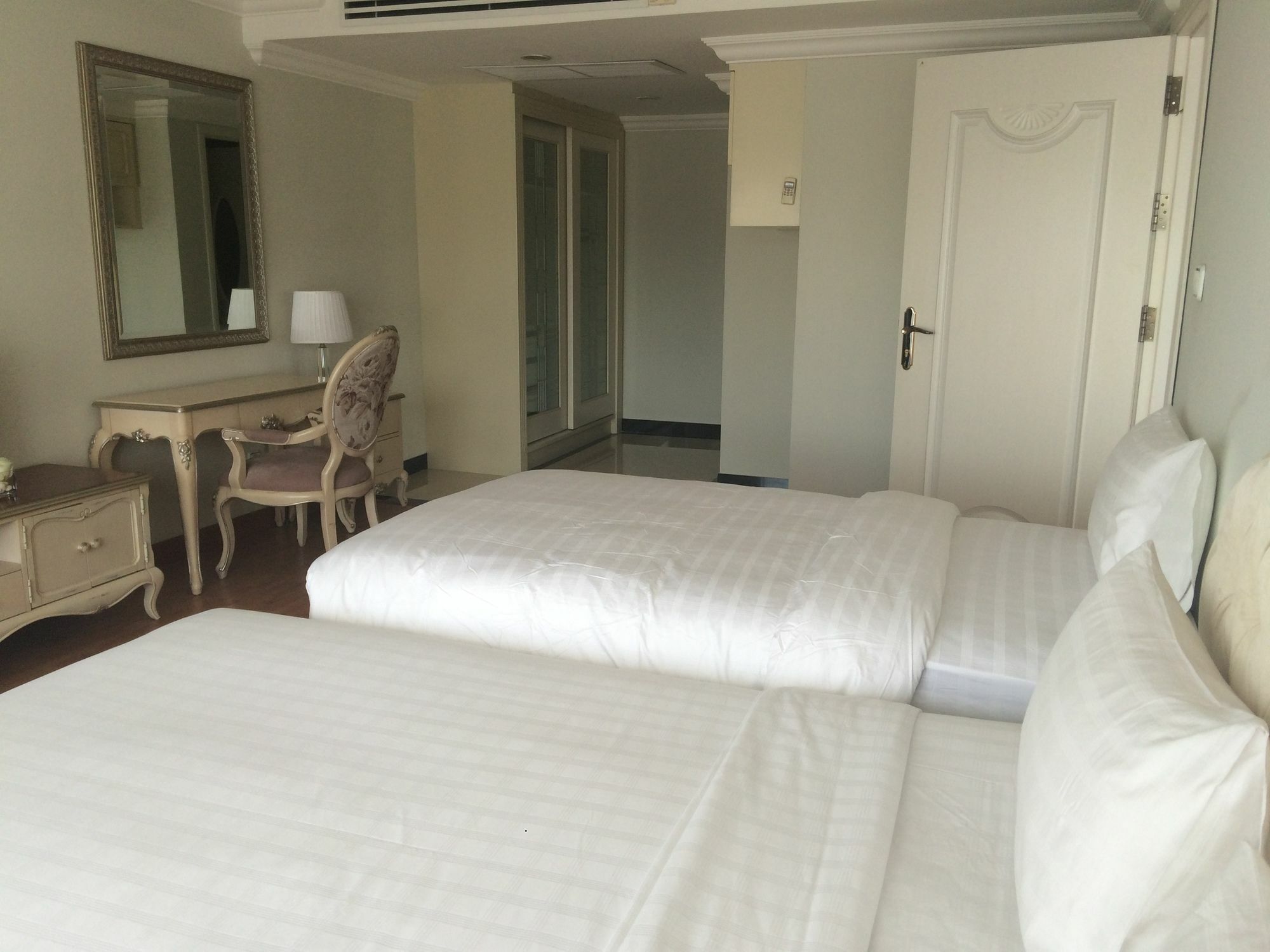 Lk Noble Suite Pattaya Εξωτερικό φωτογραφία